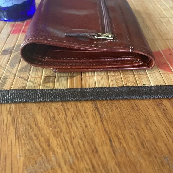Brahmin Trifold Leather Wallet - Picture 2 of 6
